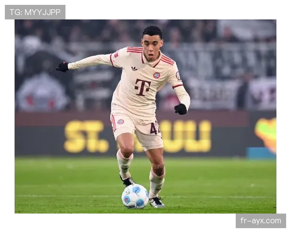 穆西亚拉防守参与度显著提升，全能球员成长潜力持续显现